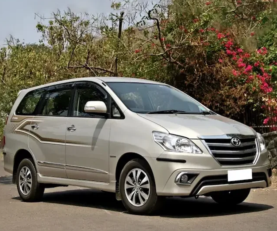Toyota Innova - Photo 3